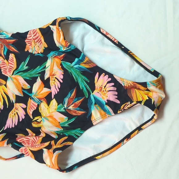 2/$25-Quintsoul* Birds of Paradise One Piece lace up back NWOT Size S* - Picture 12 of 12